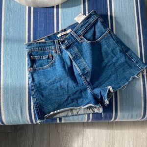 Levi’s ribcage shorts
